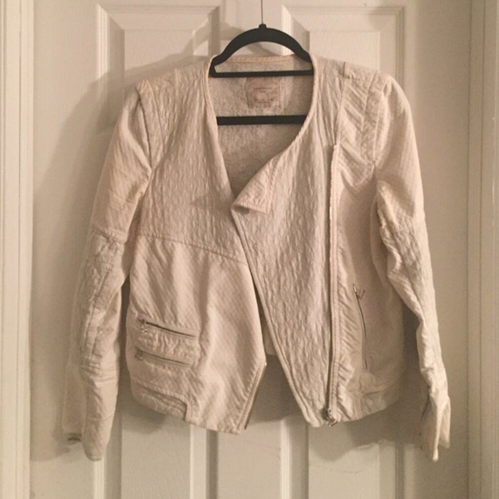 white‎ Zara jacket